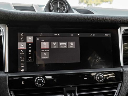 Used 2023 Porsche Macan image 28