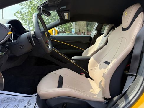 Used 2022 Ferrari Roma image 16