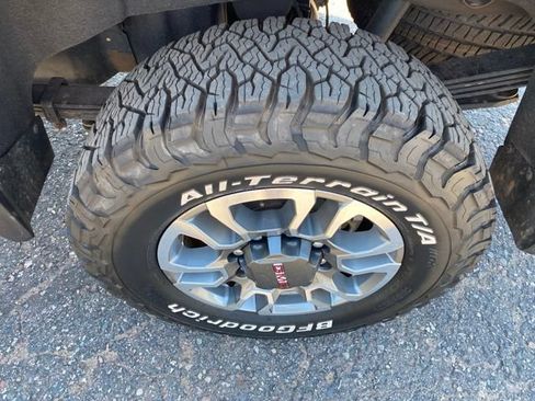 Used 2025 GMC Sierra 2500 SLE w/ SLE Convenience Package AWD/4WD image 30