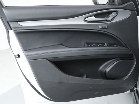 New 2025 Alfa Romeo Stelvio Sprint w/ Convenience Package image 17