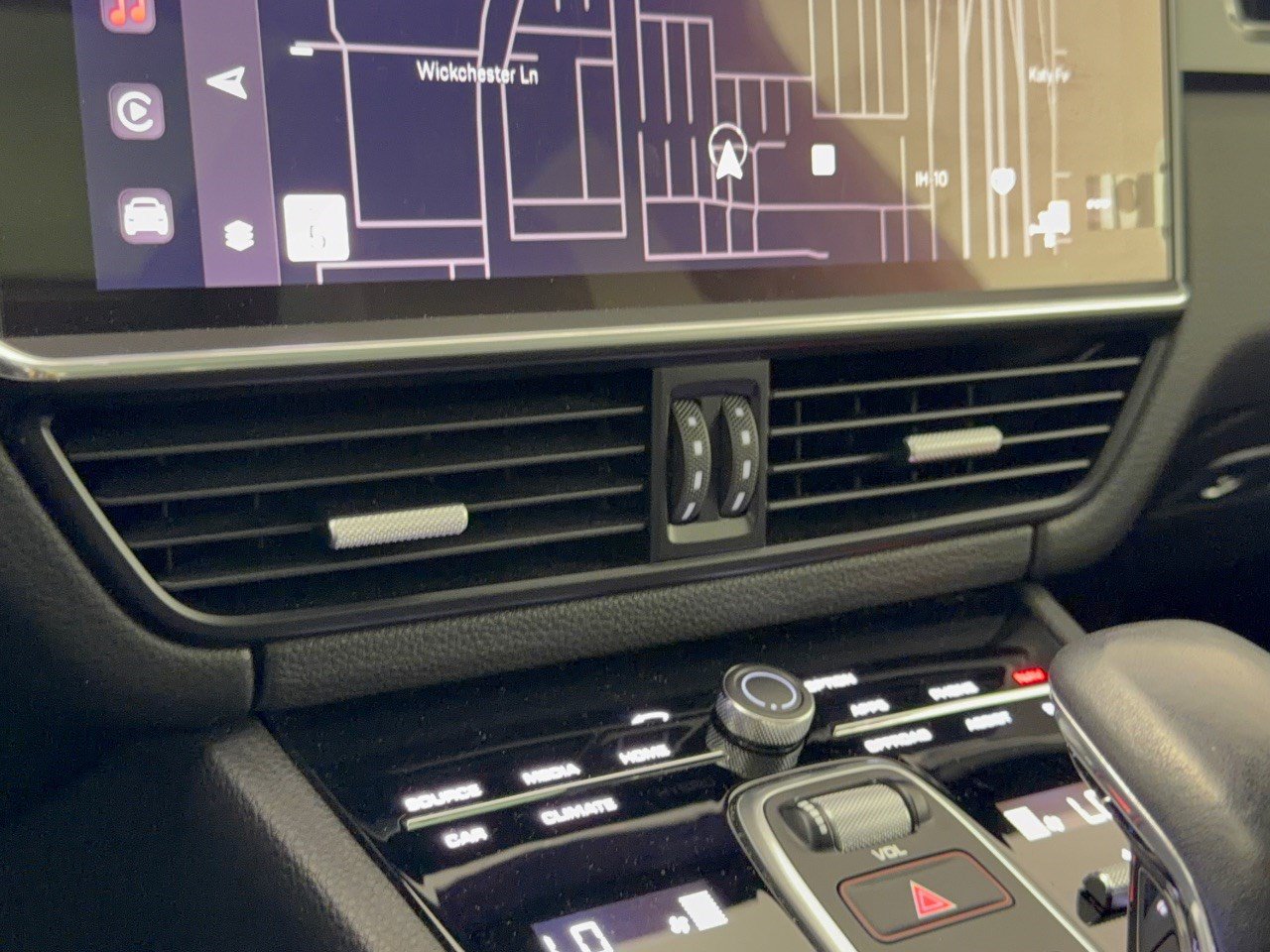 Certified 2023 Porsche Cayenne AWD/4WD image 22