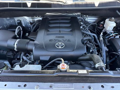 Used 2019 Toyota Tundra SR5 w/ SR5 Upgrade Package AWD/4WD image 10