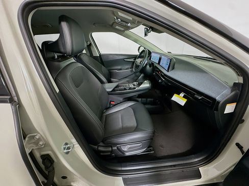 Used 2024 Kia EV6 Light image 31