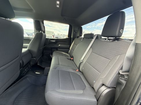 Used 2022 Chevrolet Silverado 1500 LT AWD/4WD image 25