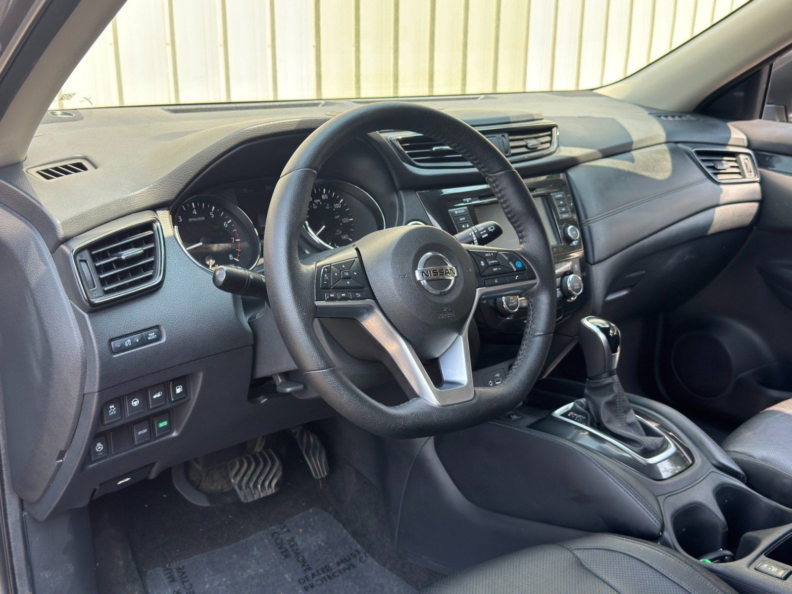 Used 2020 Nissan Rogue SL FWD image 12