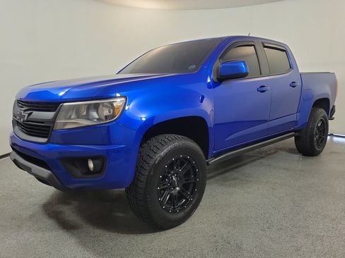 Used 2019 Chevrolet Colorado LT w/ LT Convenience Package RWD image 3