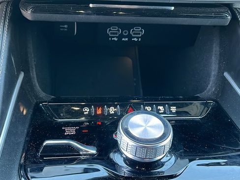 Used 2023 Jeep Wagoneer 4WD w/ Convenience Group I image 15