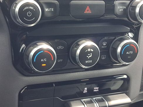 Used 2022 RAM 1500 Big Horn AWD/4WD image 17