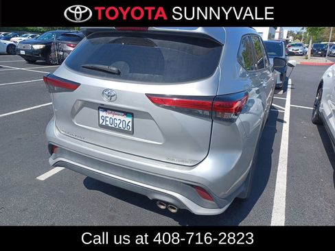 Used 2023 Toyota Highlander XSE AWD/4WD image 2