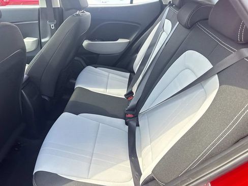 Certified 2023 Hyundai Venue SEL image 13