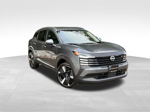 Certified 2025 Nissan Kicks SR image 1