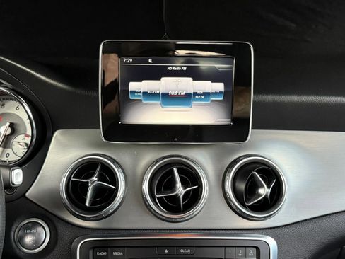 Used 2017 Mercedes-Benz GLA 250 image 51