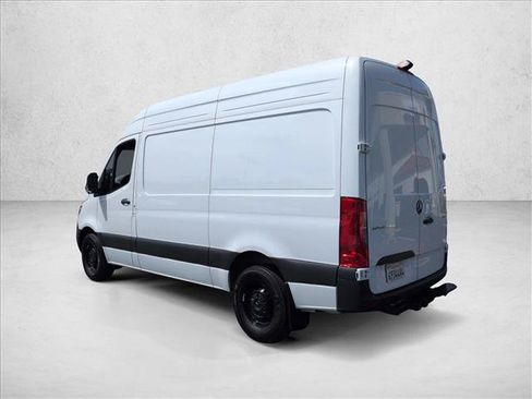 Used 2025 Mercedes-Benz Sprinter 2500 image 8