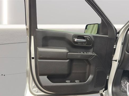 Used 2022 Chevrolet Silverado 1500 Custom w/ LPO, Dark Essentials Package AWD/4WD image 18
