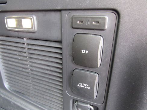 Used 2025 Ford Expedition Active image 48