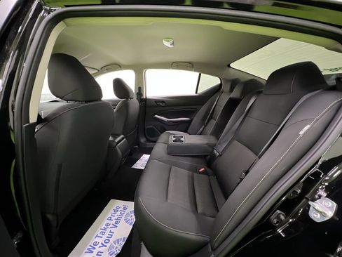 Used 2025 Nissan Altima 2.5 SV FWD image 25