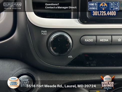 Used 2025 Hyundai Venue Limited FWD image 23