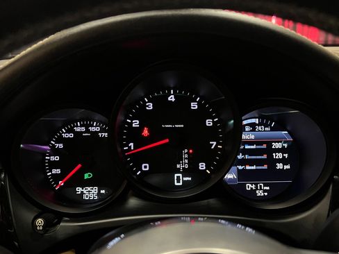 Used 2017 Porsche Macan BASE image 22