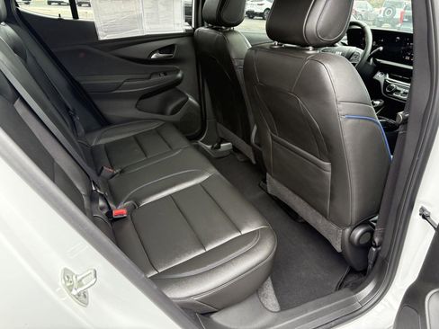 Used 2024 Buick Envista Sport Touring w/ Convenience I Package image 12