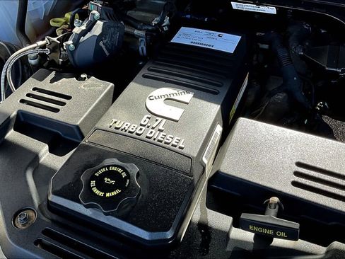 Used 2018 RAM 3500 Big Horn image 35