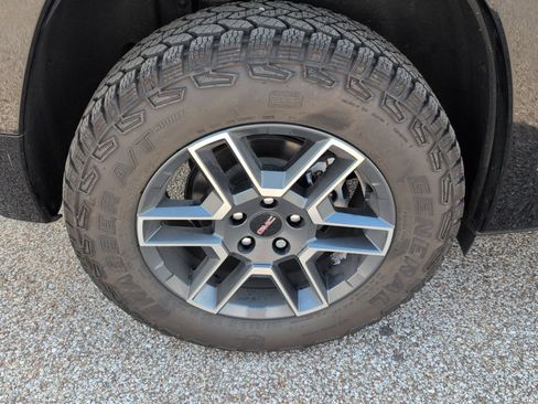 New 2026 GMC Terrain AT4 AWD/4WD image 31