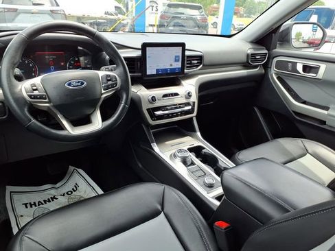 Used 2023 Ford Explorer XLT w/ Equipment Group 202A AWD/4WD image 7