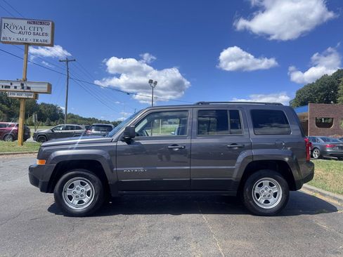 Used 2015 Jeep Patriot Sport AWD/4WD image 8