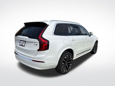 New 2026 Volvo XC90 B6 Ultra w/ Protection Package image 8