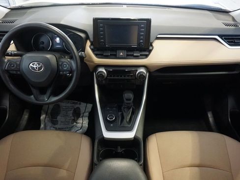 Used 2022 Toyota RAV4 LE image 22