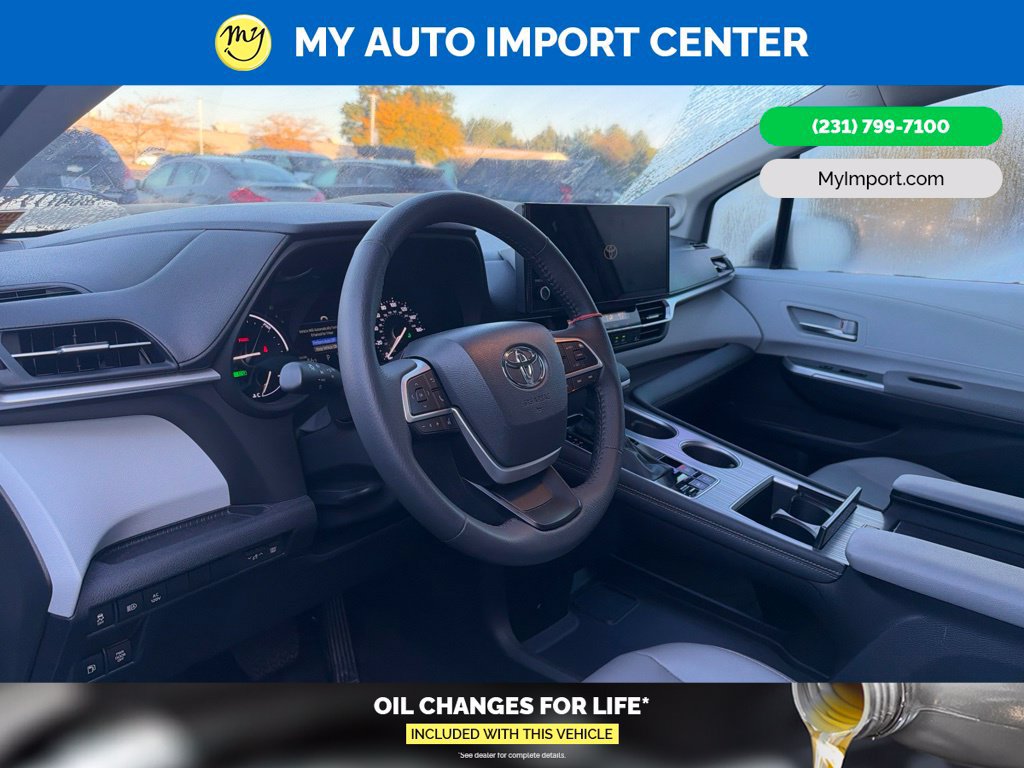 Certified 2025 Toyota Sienna XLE w/ XLE Plus Package AWD/4WD image 8