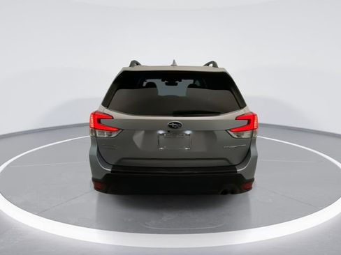 Used 2020 Subaru Forester Premium AWD/4WD image 3