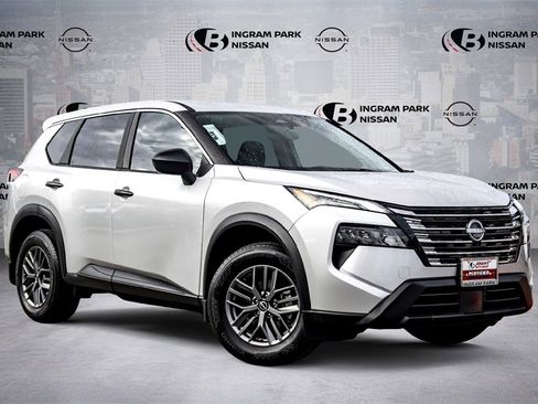 Used 2025 Nissan Rogue S image 1