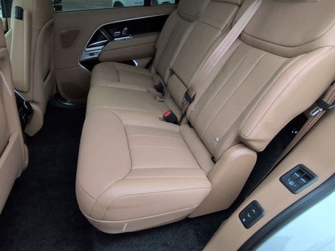 New 2026 Land Rover Range Rover Long Wheelbase SE image 17