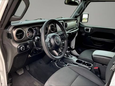 Used 2023 Jeep Wrangler Unlimited Sport AWD/4WD image 19