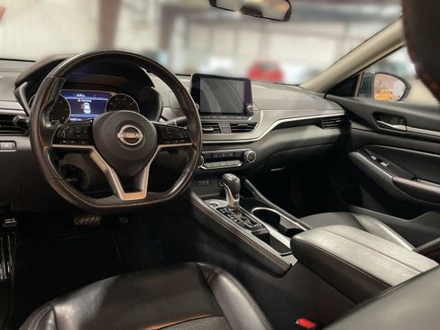 Used 2024 Nissan Altima 2.5 SR FWD image 17
