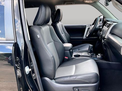 Used 2020 Toyota 4Runner SR5 Premium AWD/4WD image 9