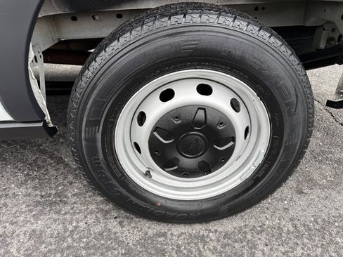 Used 2019 Ford Transit 250 148 Medium Roof RWD image 37