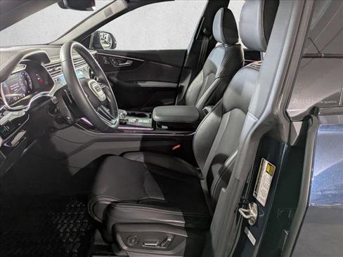 Used 2024 Audi Q8 Prestige w/ Prestige Package image 23