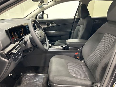 New 2026 Kia Sportage LX image 9