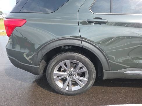 Used 2023 Ford Explorer XLT w/ Equipment Group 202A image 7