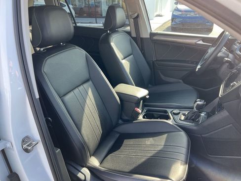Used 2022 Volkswagen Tiguan SE image 23
