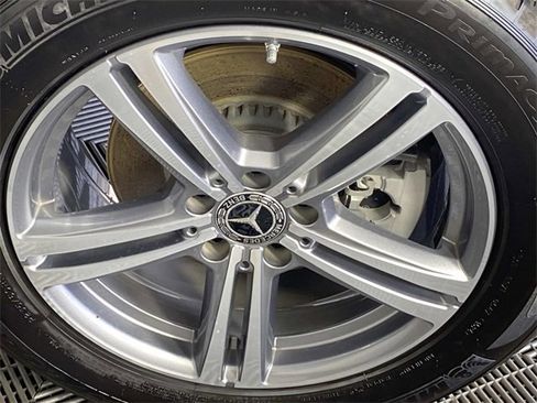 Used 2022 Mercedes-Benz GLC 300 4MATIC image 29