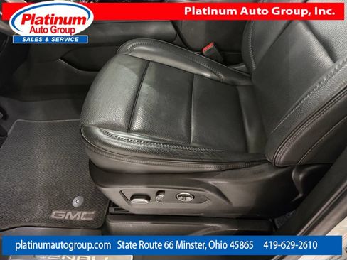 Used 2021 GMC Yukon Denali w/ Denali Premium Package AWD/4WD image 12