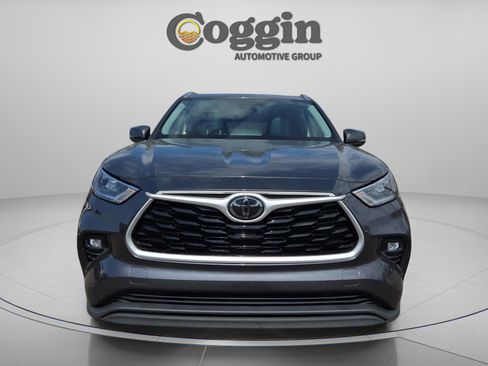 Used 2020 Toyota Highlander XLE image 8