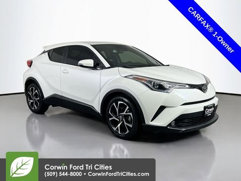 Used 2018 Toyota C-HR XLE image 1