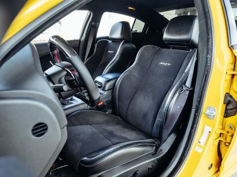Used 2018 Dodge Charger SRT w/ Technology Group RWD image 5