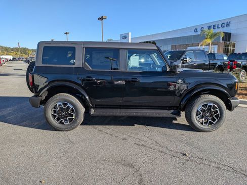 New 2025 Ford Bronco Outer Banks image 3