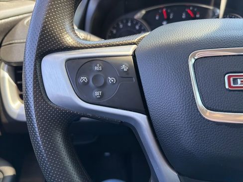 Used 2024 GMC Terrain SLE FWD image 11