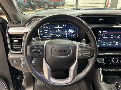 Used 2023 GMC Sierra 1500 Denali AWD/4WD image 17