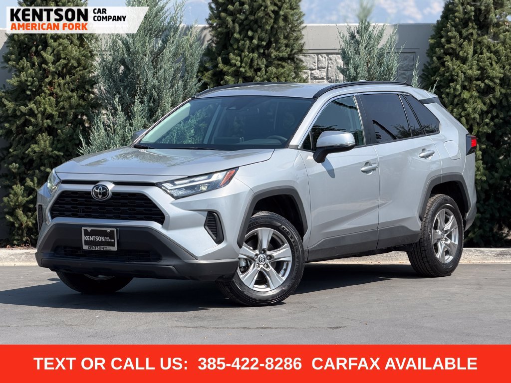 Used 2025 Toyota RAV4 XLE AWD/4WD image 1
